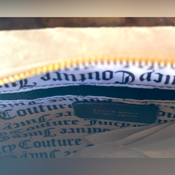 ๐WTโ
JUICY COUTURE ANGEL URBAN HERITAGE BOWLER W/Crossbody strap โ
๐๐พNEVER USE - Picture 6 of 11